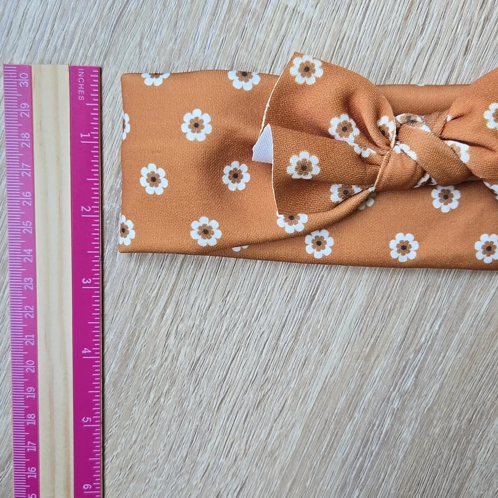 Retro Daisy Knotted Headband Burnt Orange Boho Floral Hair Wrap Soft Stretch Top